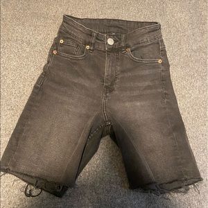 H&M| Dark Black Denim Shorts w/ Fringe